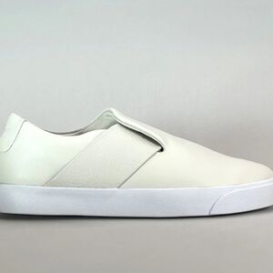 Nike womens blazer City Ease Size 6